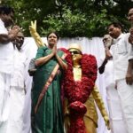 VK Sasikala visited MGR Memorial House on Arcot Road in T Nagar on Sunday.