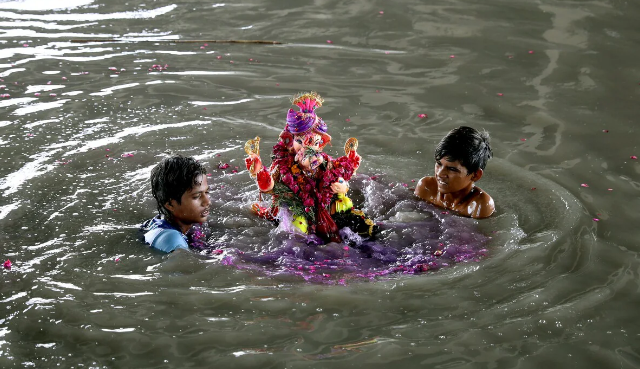 Delhi Bans Idol Immersion in Water Bodies for Festivals