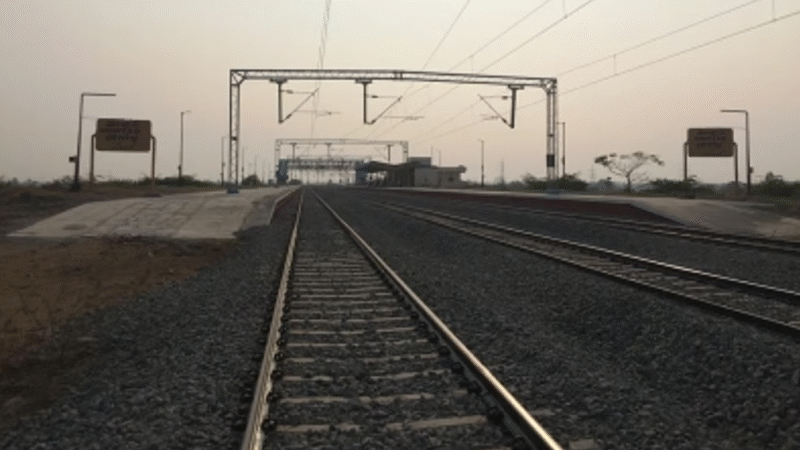 Mother and Two Daughters Found Dead on Railway Tracks in Virudhunagar