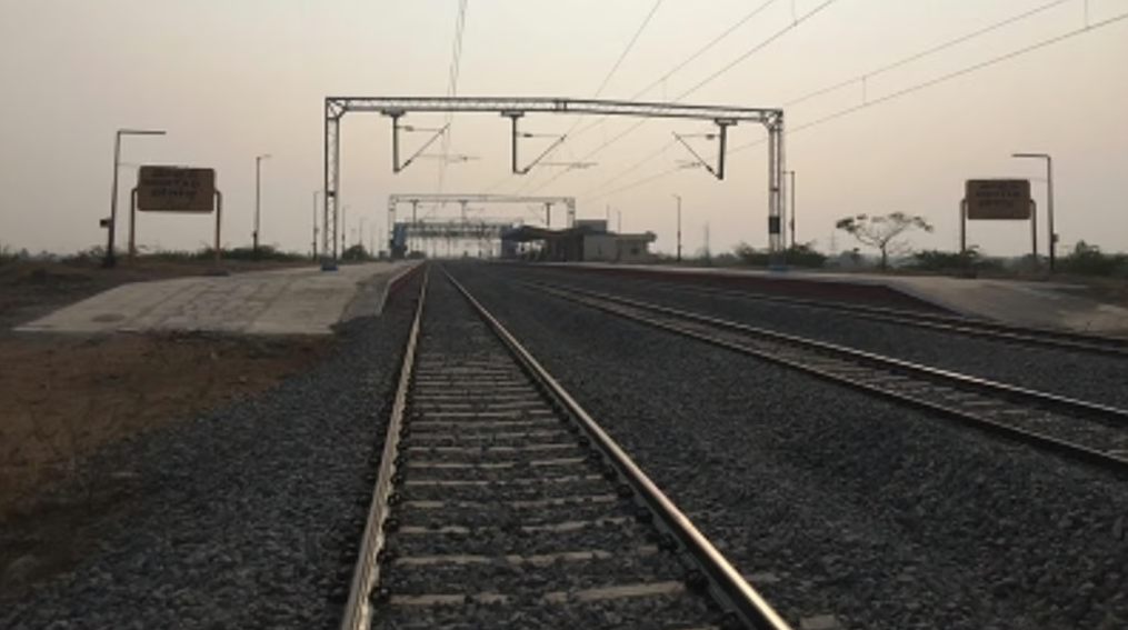 Mother and Two Daughters Found Dead on Railway Tracks in Virudhunagar